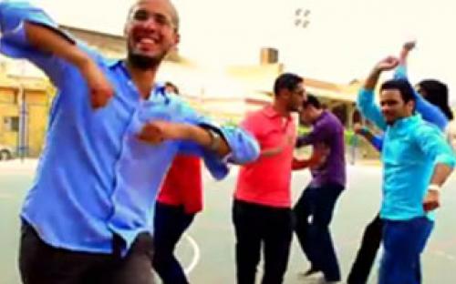 بالفيديو طلاب عين شمس يرقصون على أنغام حلاوة روح